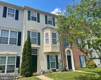 Building Photo - 654 Luthardt Rd