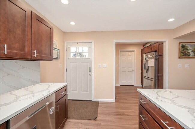 Foto del edificio - 11 Skylark Ln
