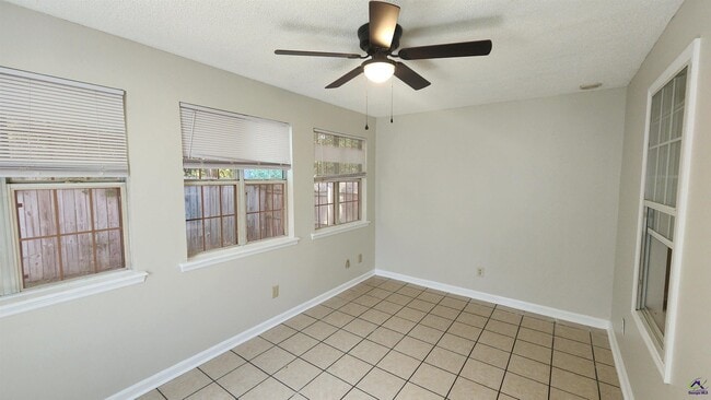 Building Photo - 45 Skyway Dr