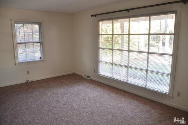 Building Photo - 421 Windward Dr