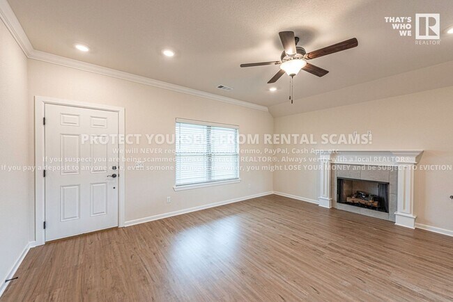 Building Photo - 142 N Broyles Ave