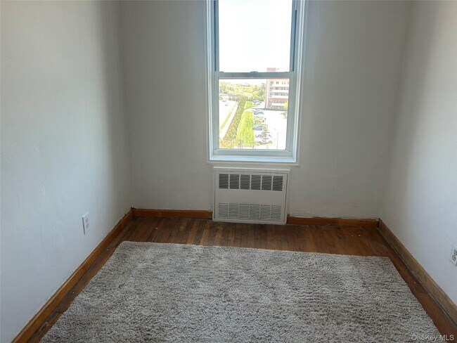 Foto del edificio - 855 E Broadway