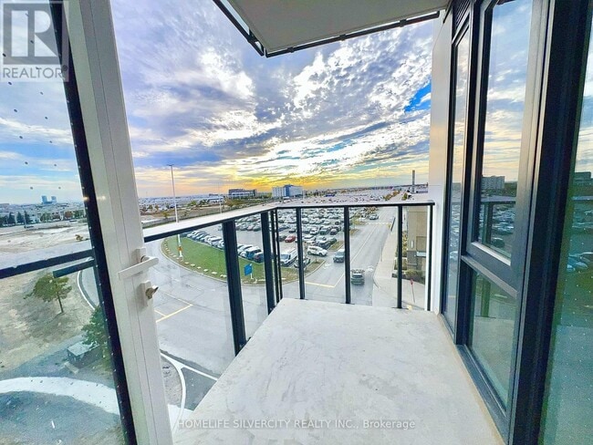 Building Photo - 27 Korda Gate