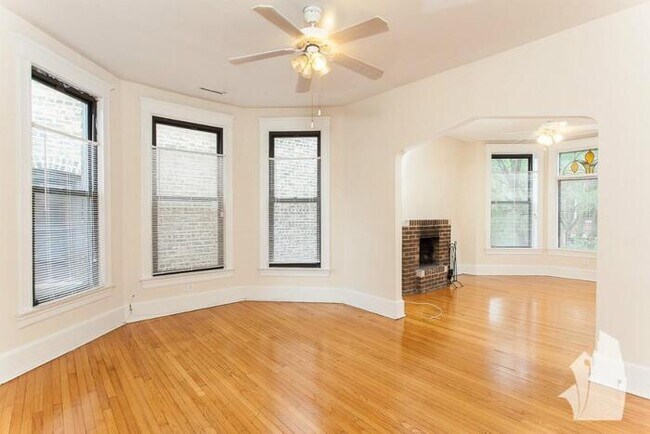 Building Photo - 3535 N Wilton Ave
