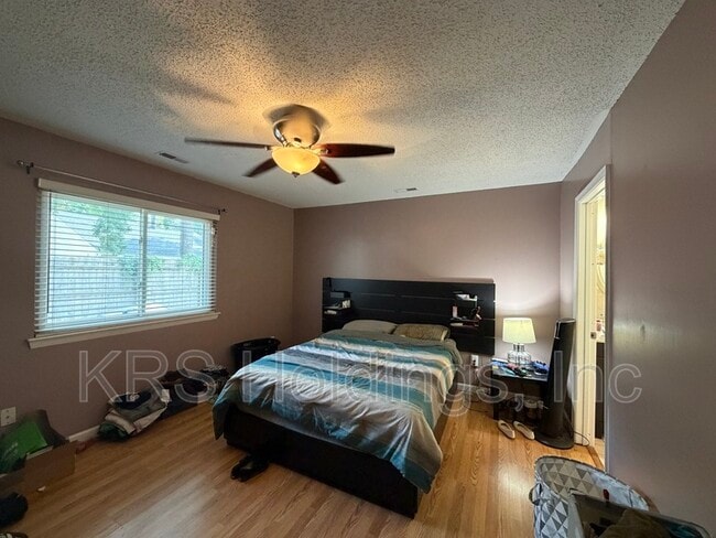 Foto del edificio - 1249 Eaglewood Dr