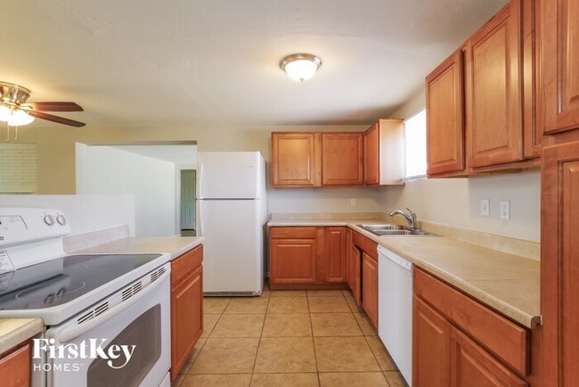 Foto del edificio - 2238 E Paradise Ln