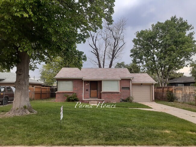 Building Photo - 2321 Olive St
