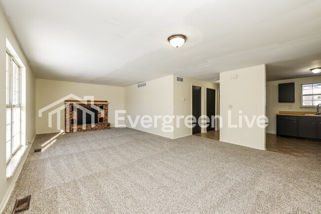 Building Photo - Coming Soon!