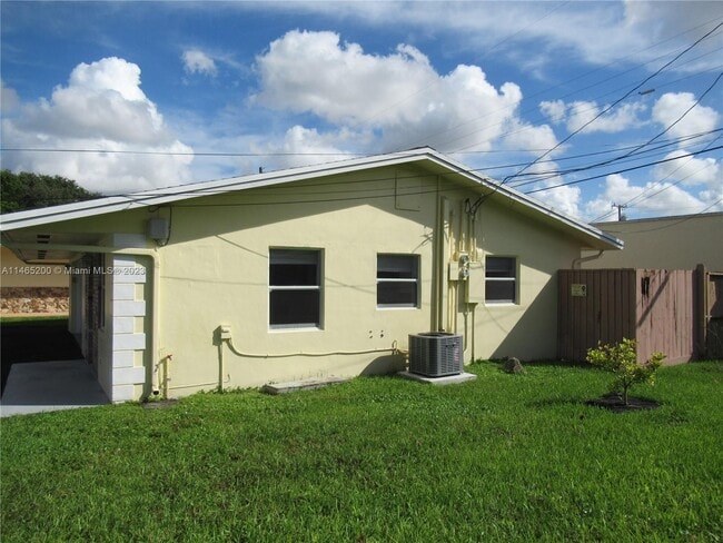 Foto del edificio - 511 NW 60th Way