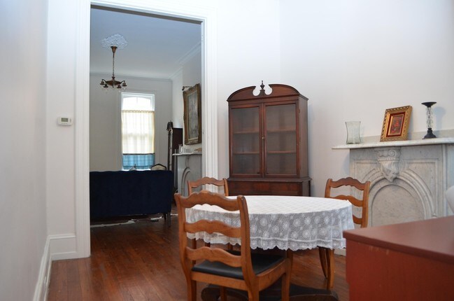 Foto del edificio - 120 N Lambert St