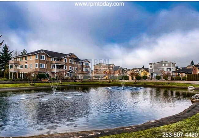 Foto del edificio - Stunning 2 Bedroom Condo With Garage!