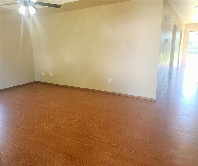Foto del edificio - 2312 W Roselawn St