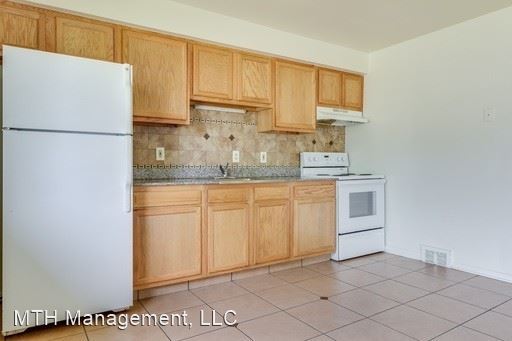 Primary Photo - 2073 Philomene Blvd