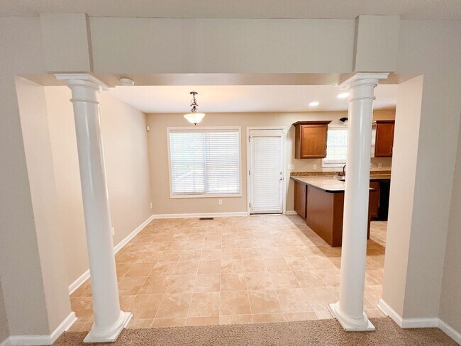 Foto del edificio - 3 Bedroom 2.5 Bath home in well established neighborhood!