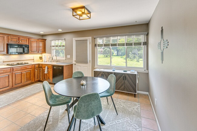 Foto del edificio - 114 S 36th St