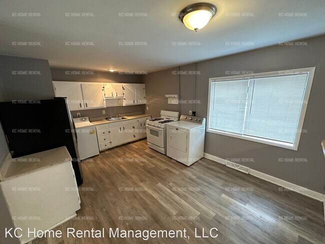 Building Photo - 4 br, 1 bath House - 8601 E 110th St