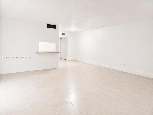 Foto del edificio - 1855 NE 121st St