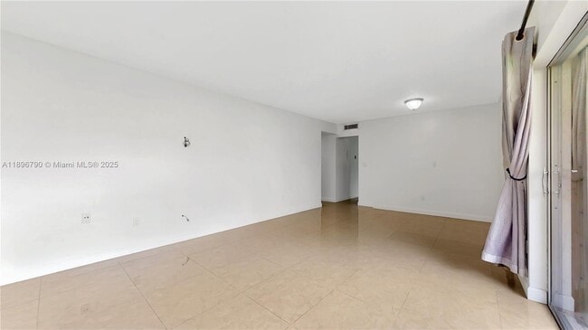 Foto del edificio - 7715 SW 86th St