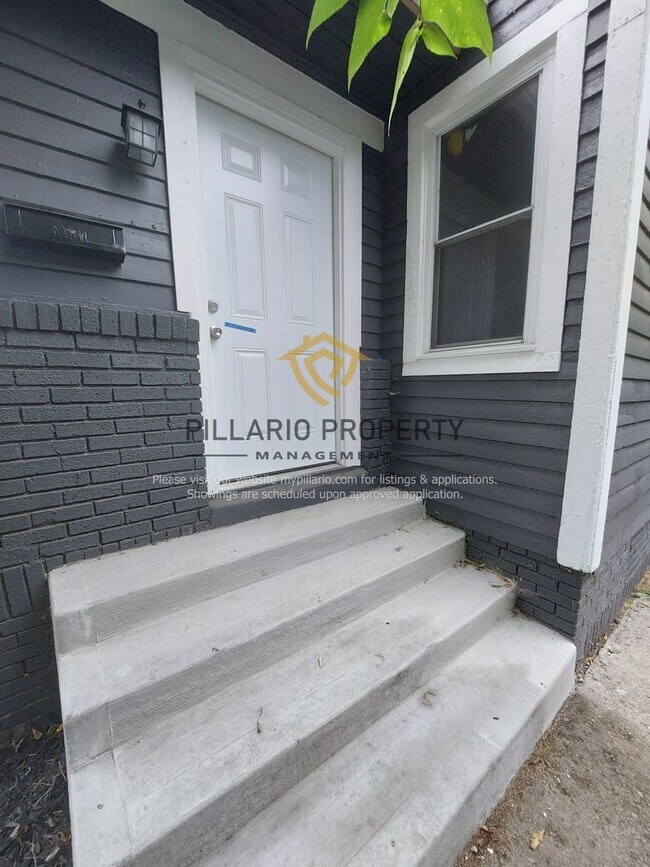 Foto del edificio - 3358-3360 N College Ave.