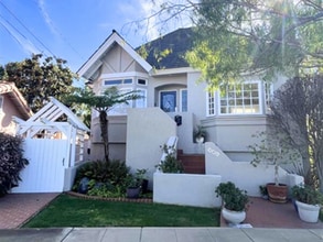 Building Photo - 945 Bay Cir