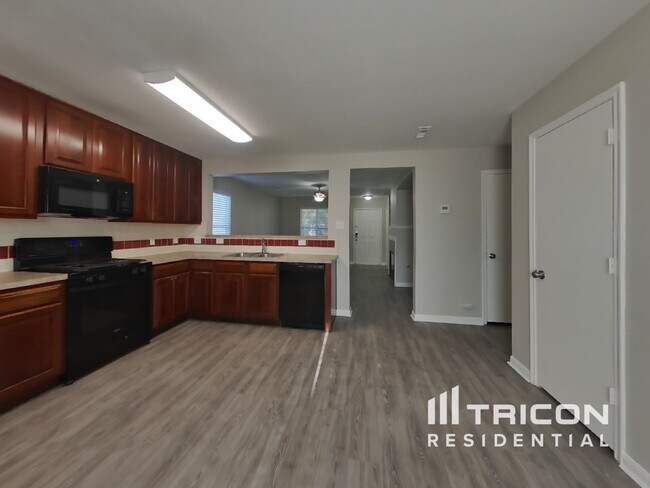 Foto del edificio - 10011 Victoria Grove Ln