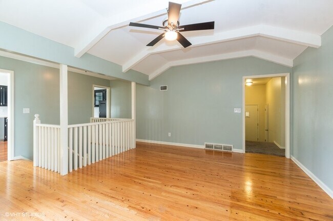 Foto del edificio - 4449 E 107th St