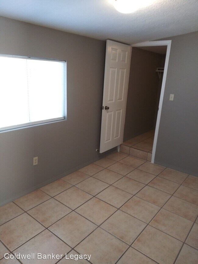 Building Photo - 2 br, 1 bath House - 1900 Arno St SE