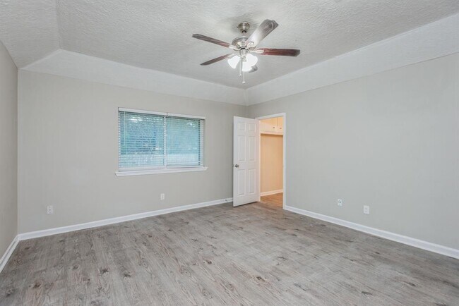 Building Photo - 411 Highland Mist Cir