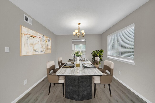 Foto del edificio - 16922 Nicole Ln