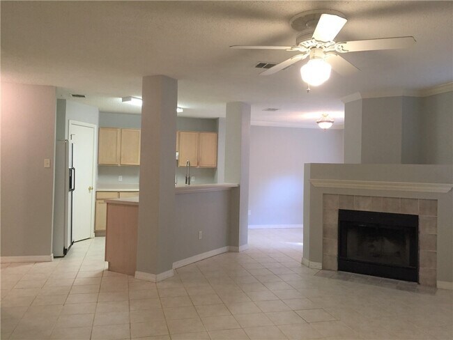 Foto del edificio - 2200 Clayton Way
