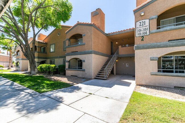 Foto del edificio - First Floor Condo In Meadows Community