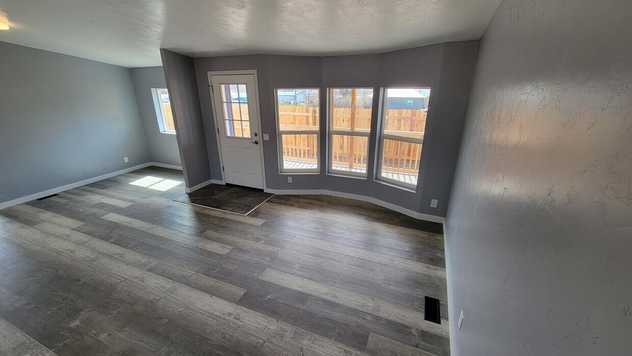 896 SW 1st St, Madras, OR 97741 House Rental in Madras, OR