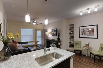 Building Photo - 8520 Madie Dr