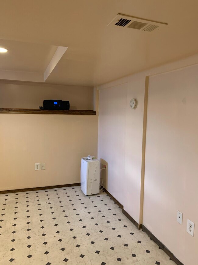 kitchen - 301 College Ave