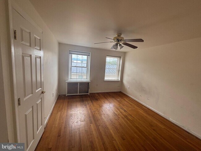 Foto del edificio - 383 E King St