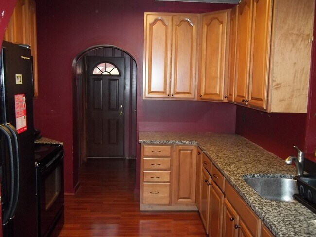 Kitchen - 150 Leverington Ave