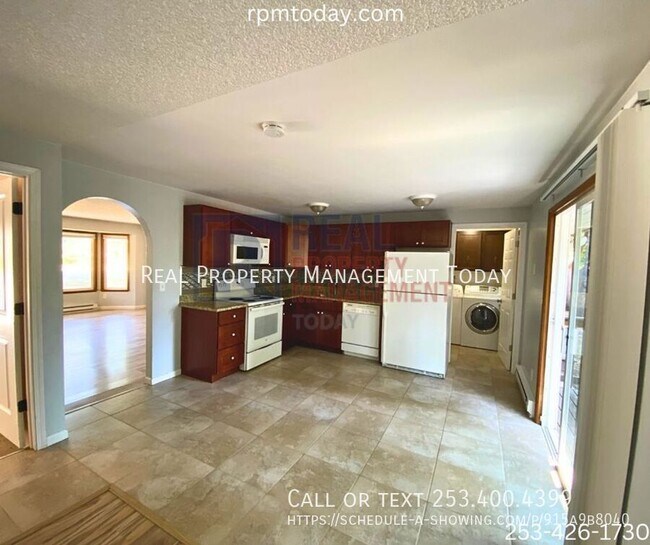 Foto del edificio - 8220 143rd St Ct NW