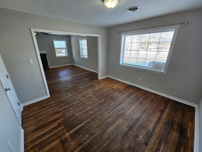 Building Photo - 105 Indiana Ln