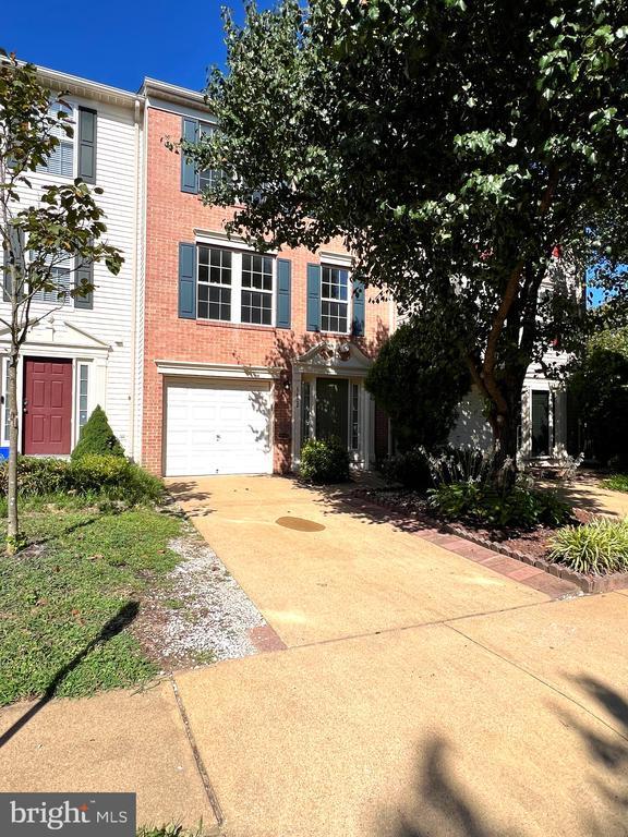 Building Photo - 6402 LURETA Ln