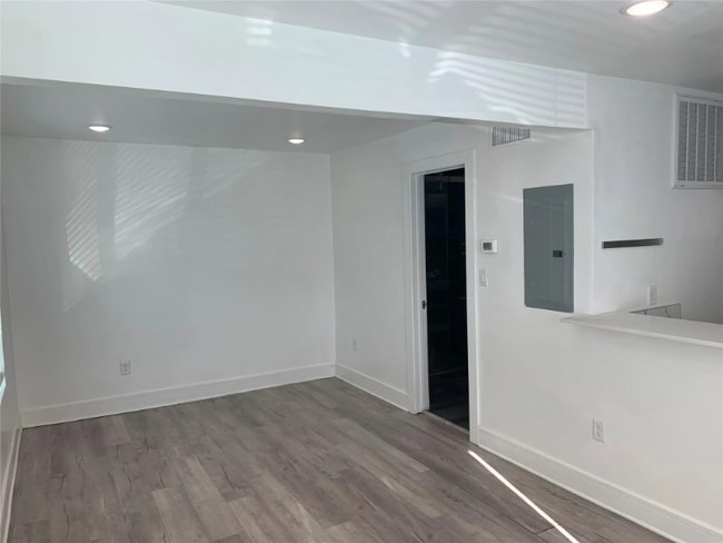 Building Photo - 1415 Bennett Ave