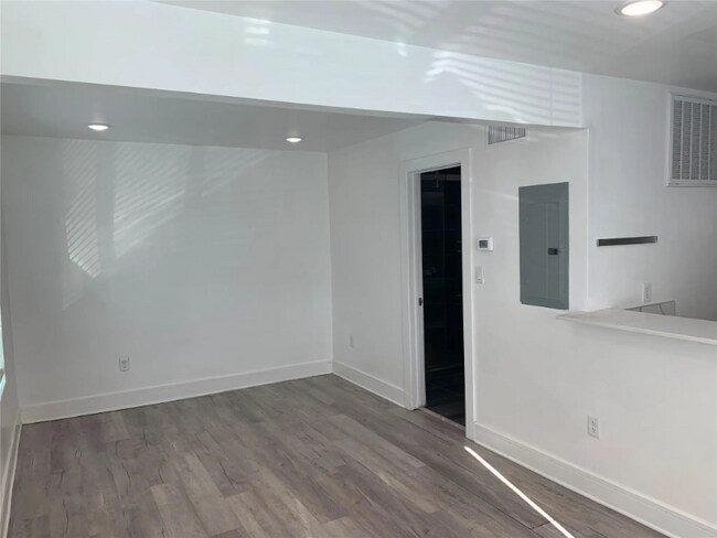 Foto del edificio - 1415 Bennett Ave