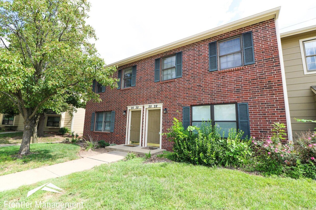 5 br, 2.5 bath House 2528 Candlecrest Ci... House Rental in Manhattan, KS