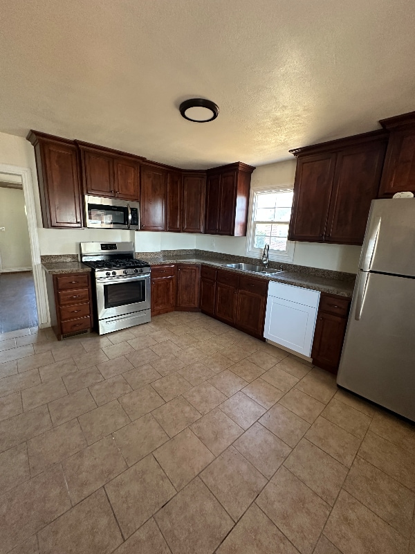 Building Photo - 3210 S Ammon Rd