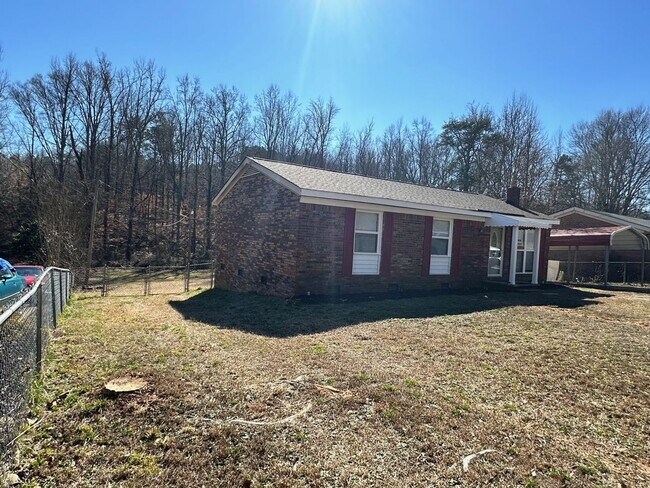Building Photo - In Greer completely Renovated 3 bedroom - ...
