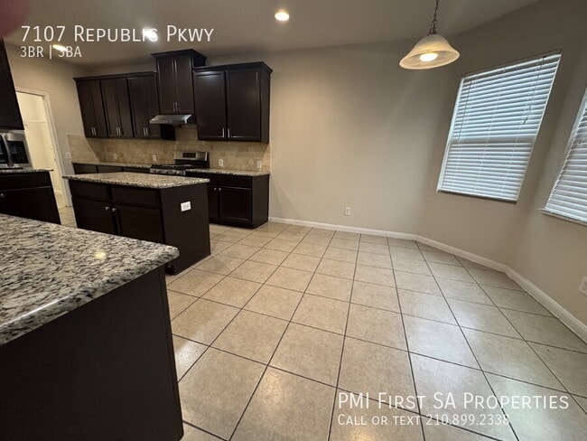 Foto del edificio - 7107 Republic Pkwy