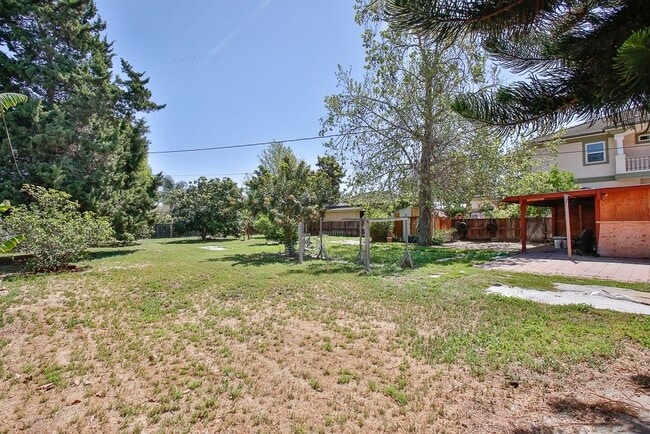 Building Photo - 13062 Safford St