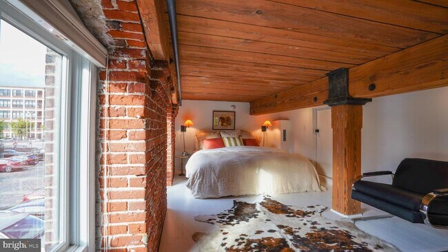 Foto del edificio - 2551 Trenton Ave