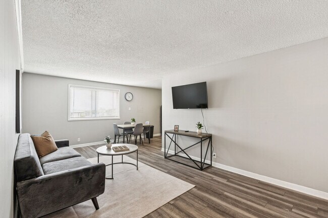 Foto del edificio - 914 Winthorne Dr