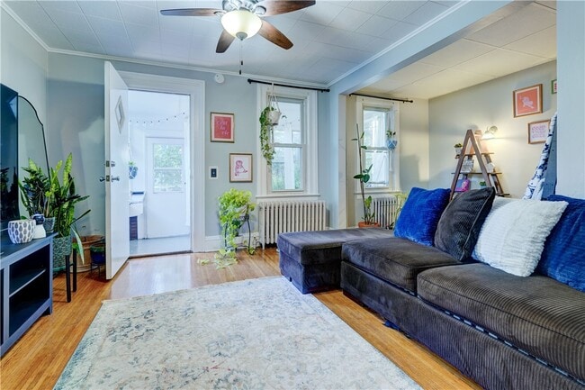 Building Photo - 284 Benton St