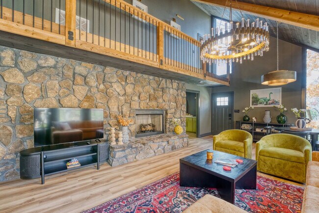 Foto del edificio - 1780 N Walnut Ave